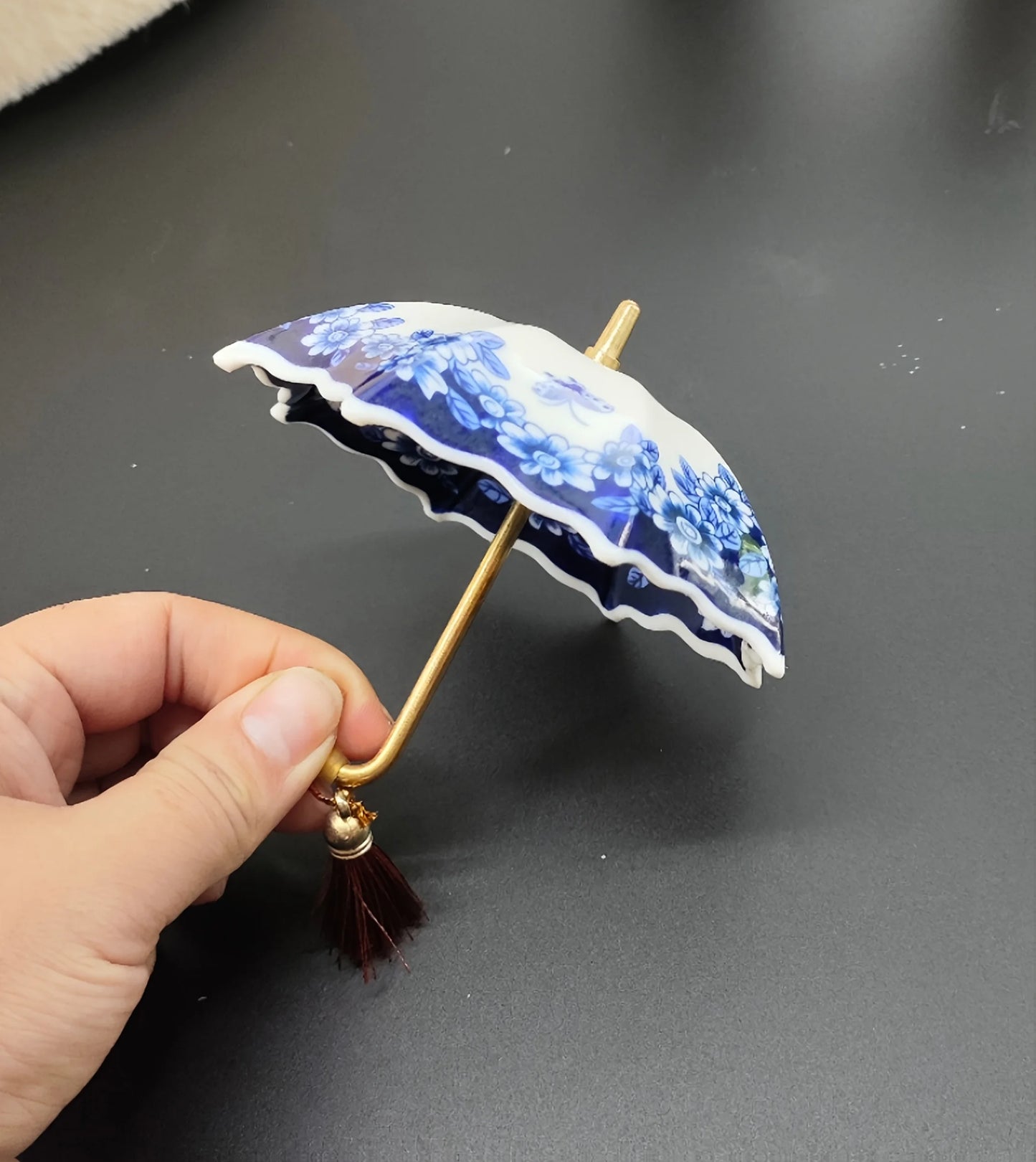 1pc Ceramic Tea Strainer - Blue & White Umbrella Design with Tassel, Compact for Office/Home Decor,for Kung Fu Tea Sets