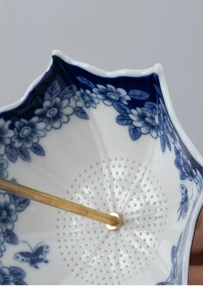 1pc Ceramic Tea Strainer - Blue & White Umbrella Design with Tassel, Compact for Office/Home Decor,for Kung Fu Tea Sets